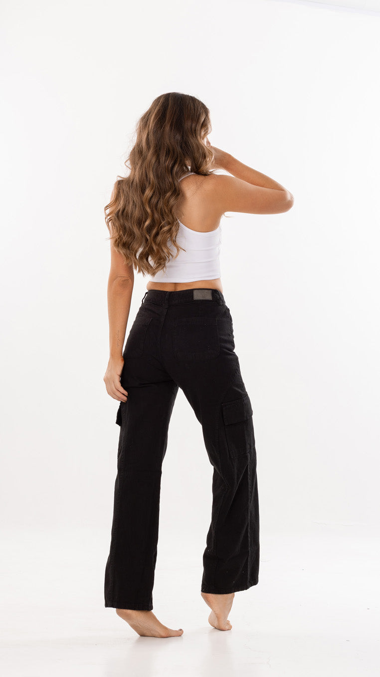 Jean Wide Leg Cargo Color Negro.