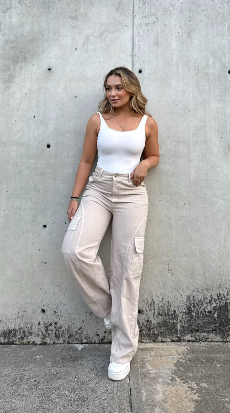 Jean Wide Leg Cargo Color Beige