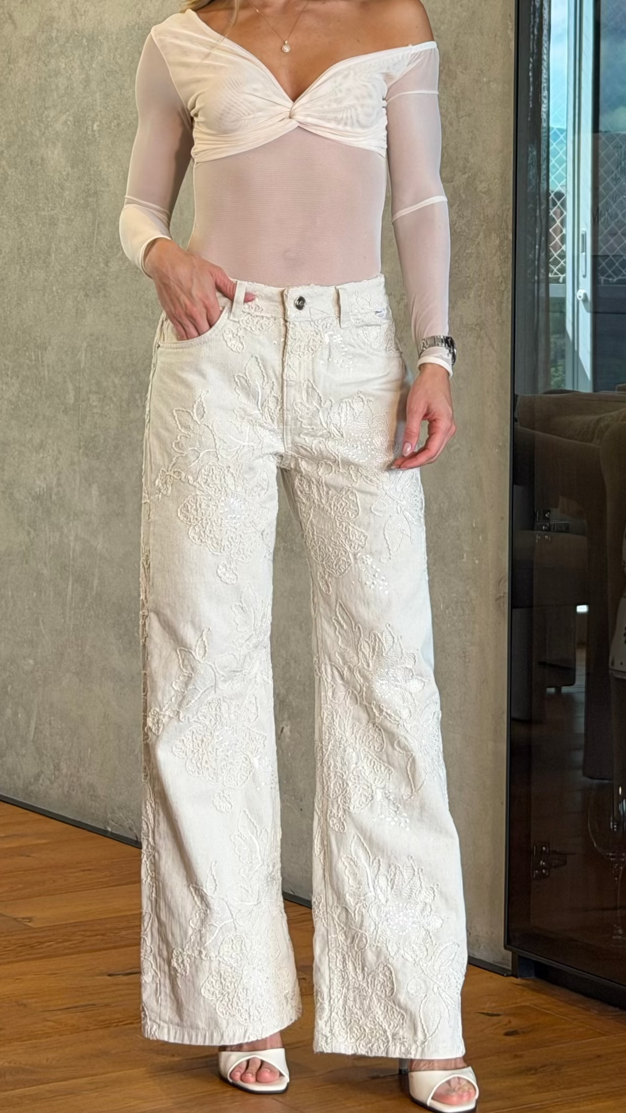 REF 69320 Flared Bordado Ivory