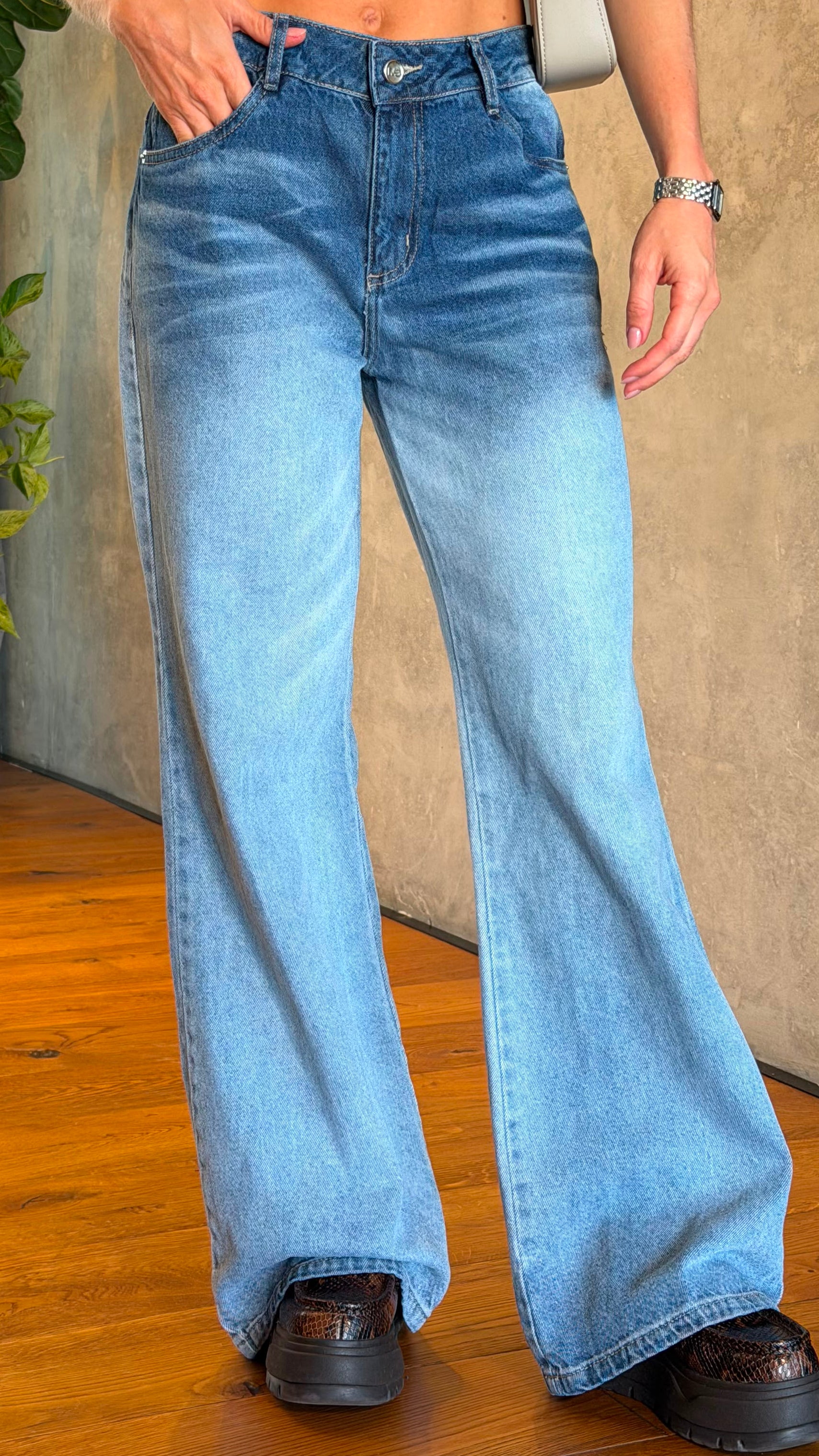 Jean Wide Leg Corazón Tono Azul Claro