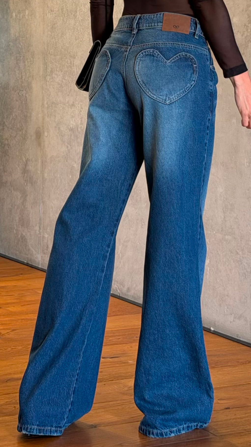 Jean Wide Leg Corazón Tono Azul Oscuro