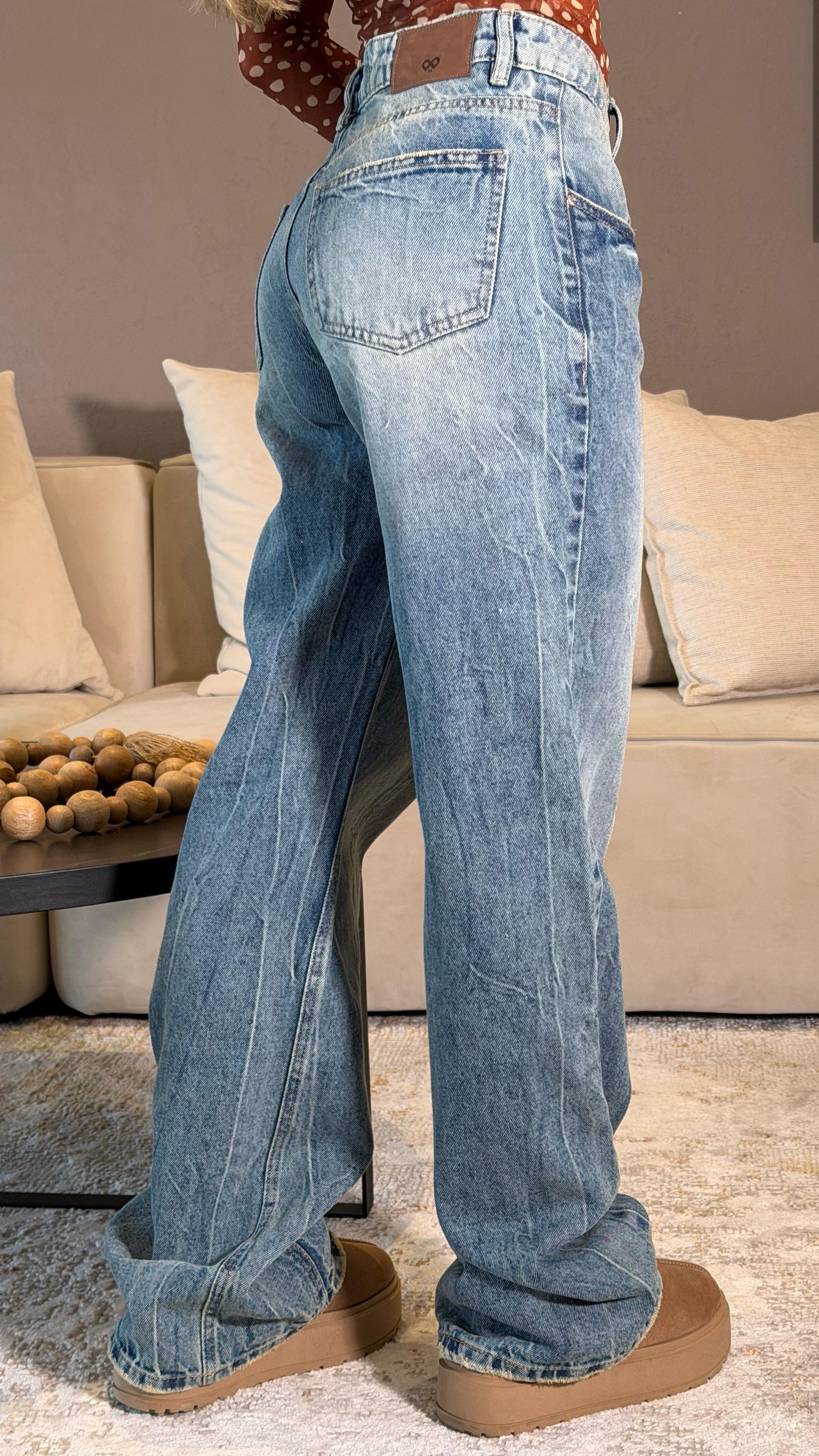 REF127277-1 Jean Wide Leg Con Cortes Delanteros Tono Claro